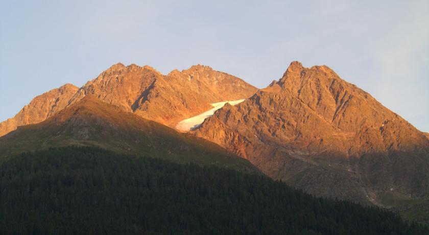 Hotel Schwarzer Adler Pettneu am Arlberg Bilik gambar