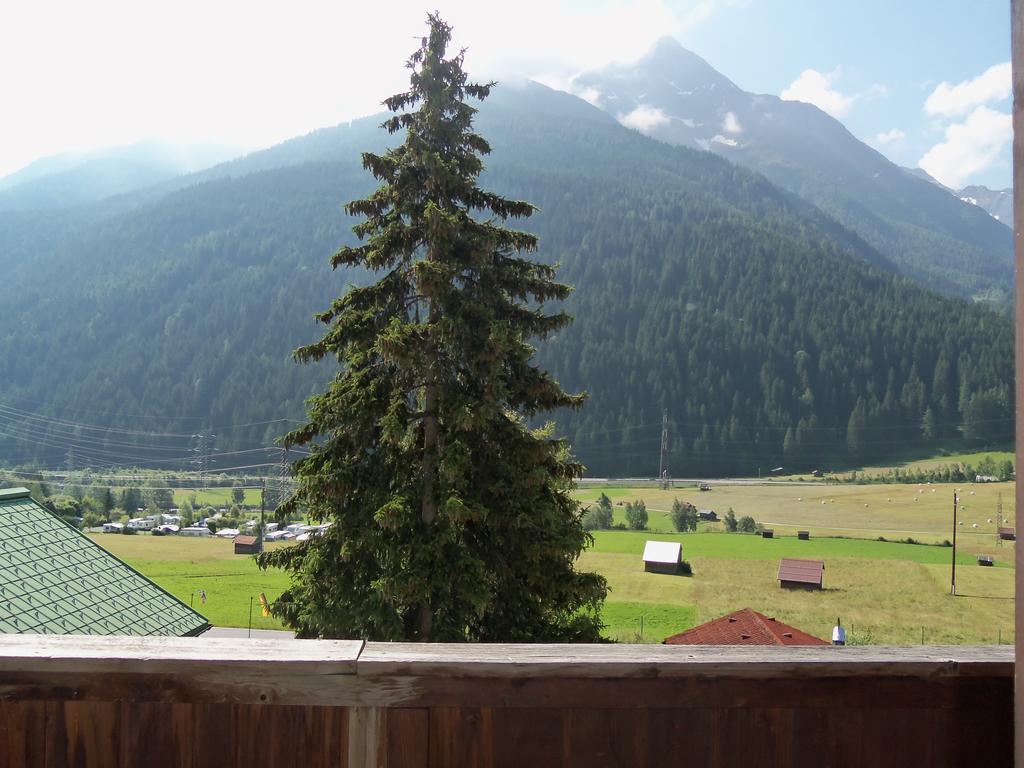 Hotel Schwarzer Adler Pettneu am Arlberg Bilik gambar