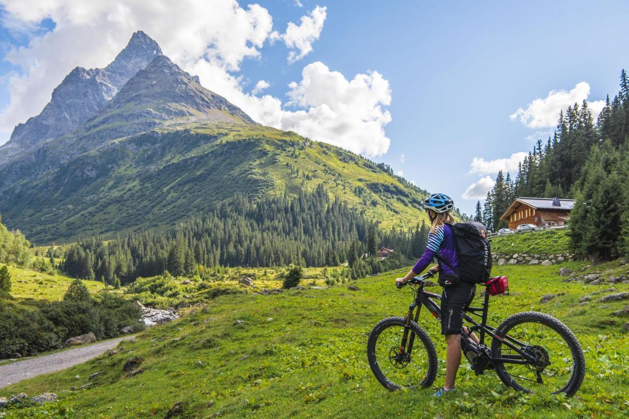 Hotel Schwarzer Adler Pettneu am Arlberg Luaran gambar